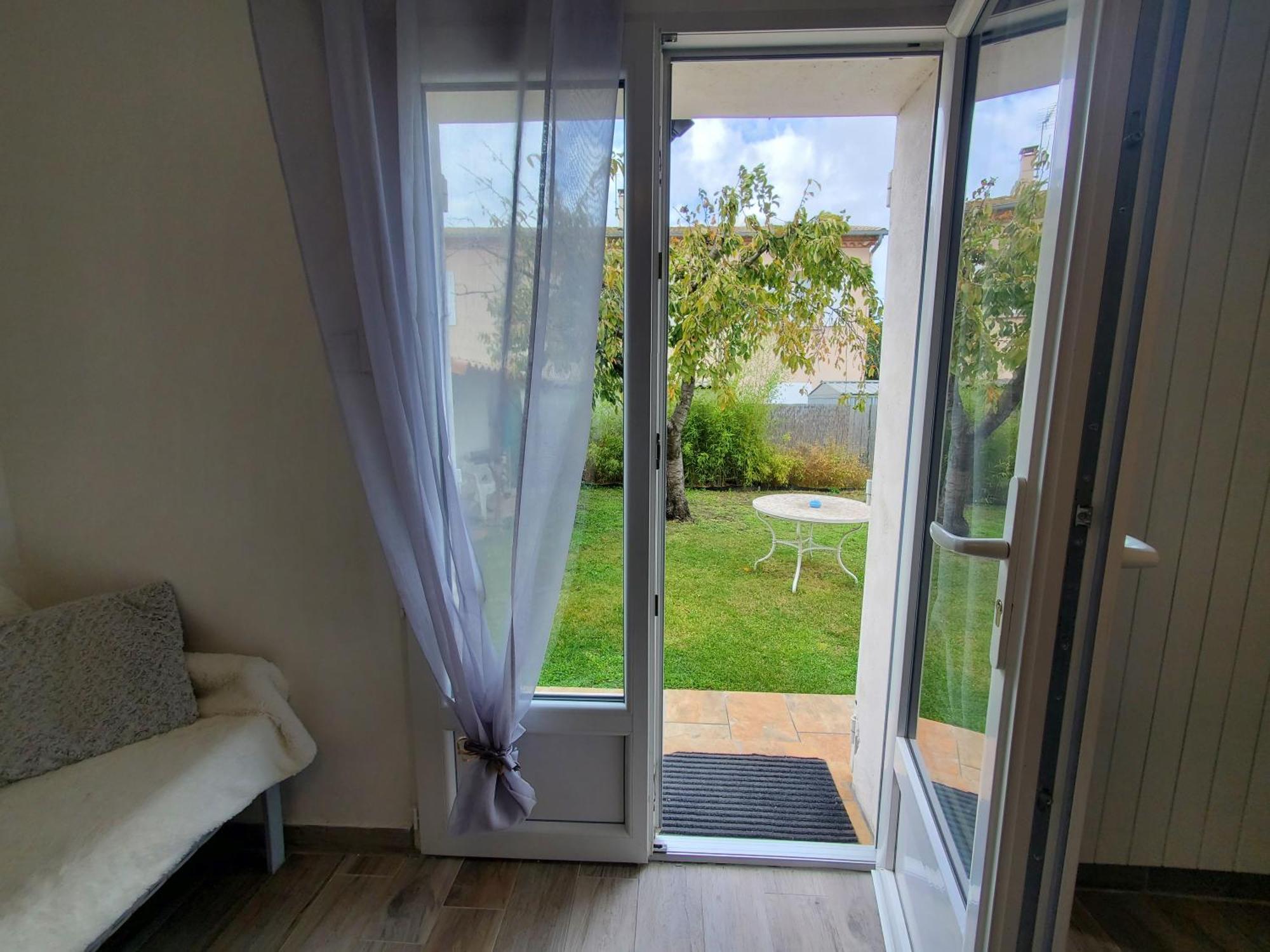 Appart 28M2 Avec Jardin Et Parking Prives, Chambre Separee Milhaud Zimmer foto